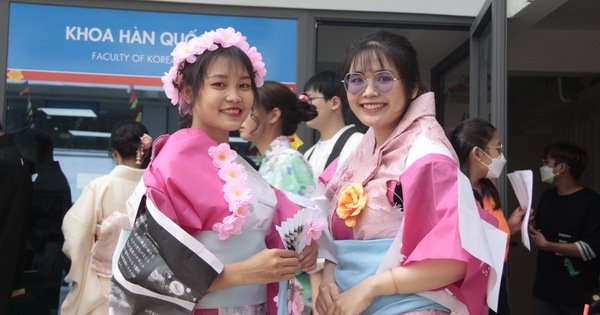 Áo mưa, giấy báo, rèm vải... làm nên những bộ yukata đặc sắc