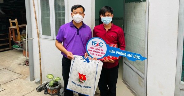 Tặng một năm tiền thuê nhà cho công nhân, bác sĩ