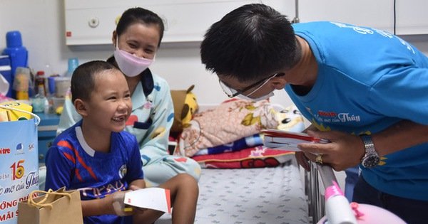 Nụ cười vơi bớt nỗi đau